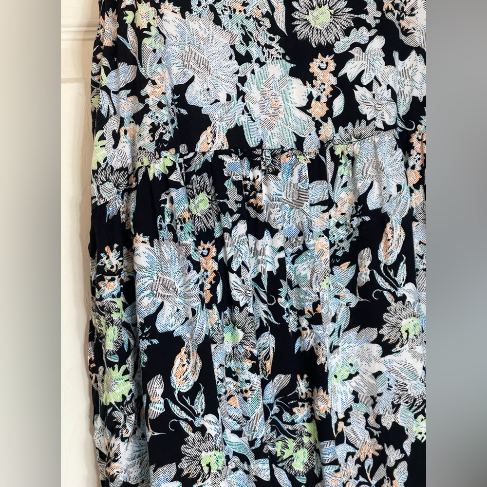 LOLA Floral Jumper Spaghetti Straps in Black and Blue Size Large - Picture 3 of 7
